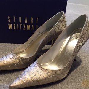 Gold evening shoes